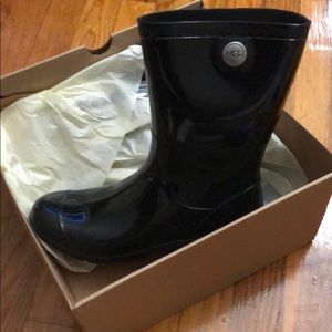Ugg rain boots